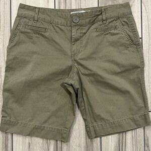 Old Navy Women Low Rise Bermuda Shorts Walking Green Sz 2 Casual 9 inch Inseam